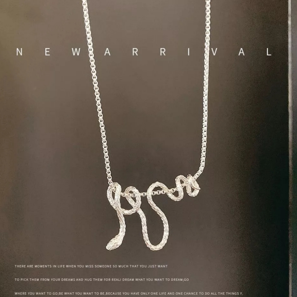 Beautiful snake pendant necklace